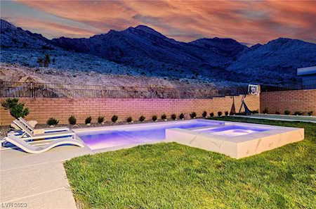 2903 The Peaks Ln Las Vegas, NV 89138