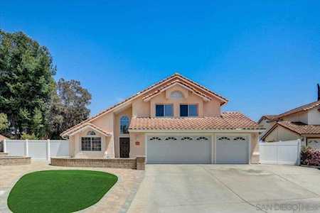1974 Amarillo Pl Escondido, CA 92025