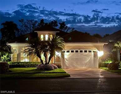 4989 Kensington High St Naples, FL 34105