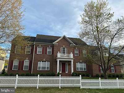 16339 Sandy Ridge Ct Woodbridge, VA 22191