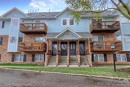 301 Pinewood Circle Plymouth, MI 48170