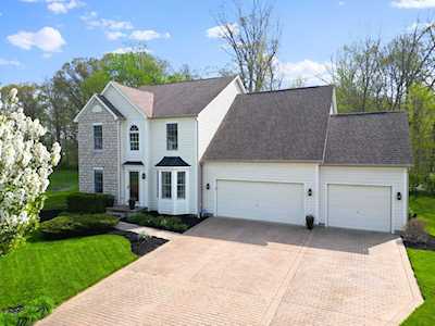 7446 Loy Rush Court Canal Winchester, OH 43110