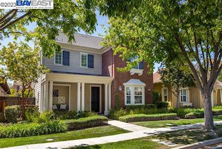 3035 Sweetviolet Dr San Ramon, CA 94582
