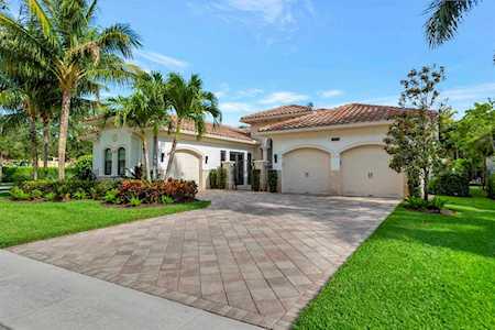 8510 Hawks Gully Avenue Delray Beach, FL 33446