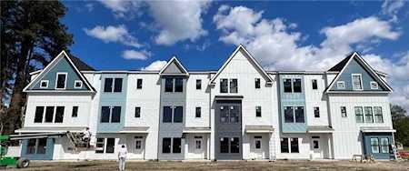 902 Bernard Ln Chesapeake, VA 23322
