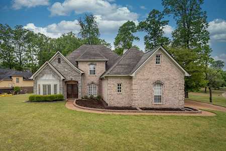 10130 Gillespie Oak Dr Lakeland, TN 38002