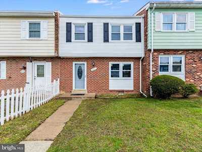 2311 Mcclellan Ct Dumfries, VA 22026