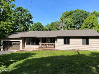 1302 Live Oak Circle Knoxville, TN 37932
