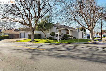 17393 Via Magdalena San Lorenzo, CA 94580