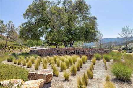 105 White Bark Ln Simi Valley, CA 93065