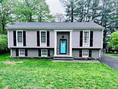 3628 Meadowlark Roanoke, VA 24018