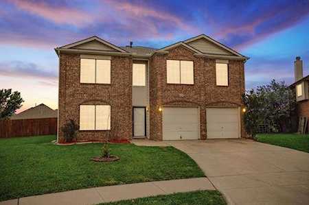 1427 Autumncrest Drive Arlington, TX 76002