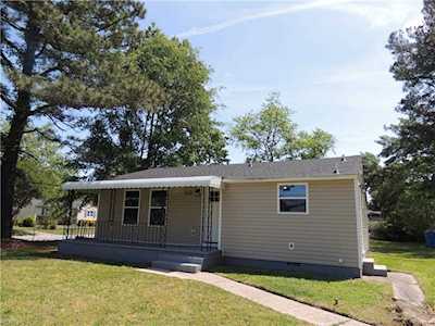 5112 Booker St Chesapeake, VA 23320