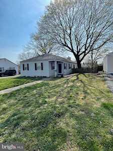 704 Harwood Rd Wilmington, DE 19804