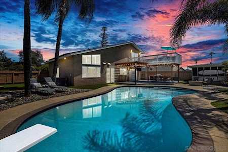 1319 Vista Verde Way Escondido, CA 92027