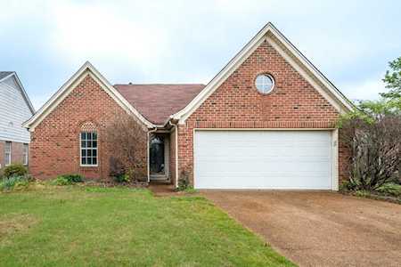 2137 Oak Springs Dr Memphis, TN 38016