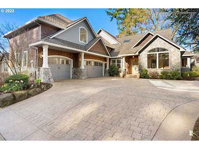 1113 SW Courtney Laine DR Mcminnville, OR 97128