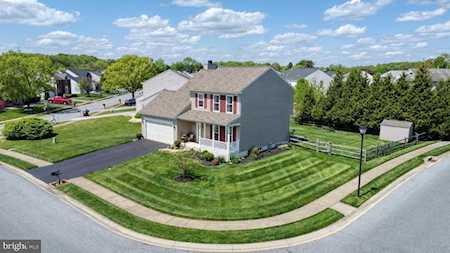 301 Treetop Circle Bear, DE 19701