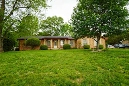 111 Laurel Ln Hendersonville, TN 37075