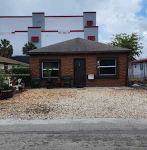 912 NW 2nd St Fort Lauderdale, FL 33311