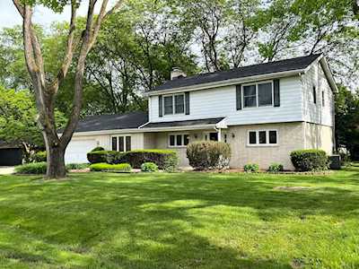 1113 86th St Downers Grove, IL 60516