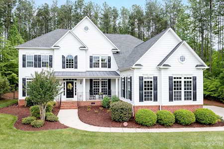 619 Winter Walk Ln Lake Wylie, SC 29710