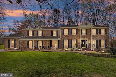 3142 Cobb Hill Ln Oakton, VA 22124