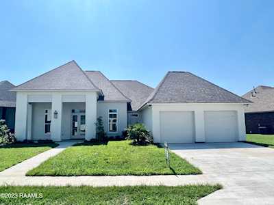 515 Cedar Lake Drive Youngsville, LA 70592