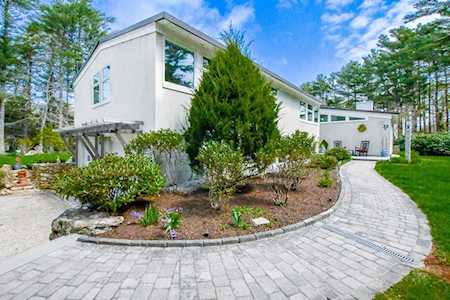 33 Cove Circle Marion, MA 02738