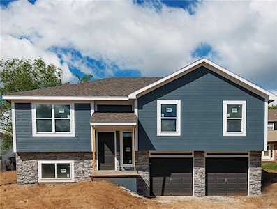 12708 Applewood Dr Grandview, MO 64030