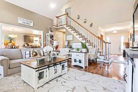 1318 Nightingale Ln Goshen, KY 40026