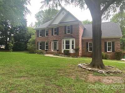 2729 Travelers Ct Charlotte, NC 28226