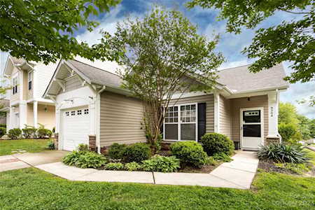 9504 Long Hill Dr Charlotte, NC 28214