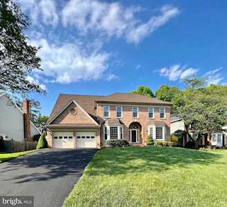712 Huntsman Place Herndon, VA 20170