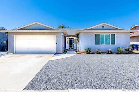 621 Carlann Ln Escondido, CA 92027