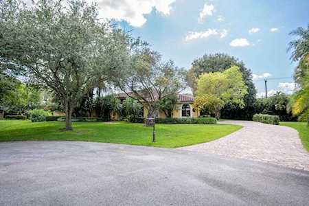 7605 Alpine Ln Parkland, FL 33067