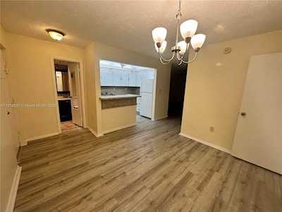 7300 NW 17th St #220 Plantation, FL 33313