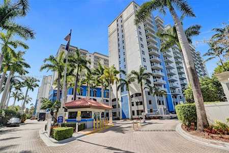5077 NW 7th St #TS18 Miami, FL 33126
