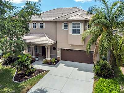 8307 Laurel Lakes Blvd Naples, FL 34119