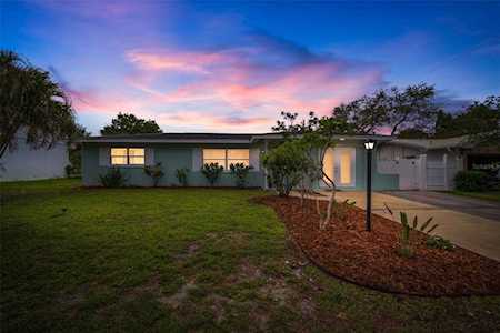 1241 12th Ct SW Largo, FL 33770