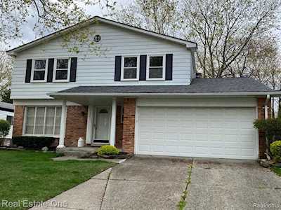 24301 Kings Pointe Novi, MI 48375