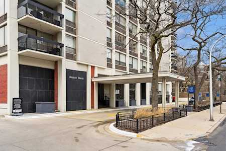 1455 N Sandburg Terrace #1804 Chicago, IL 60610