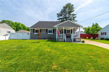 1404 Stuben St Chesapeake, VA 23324