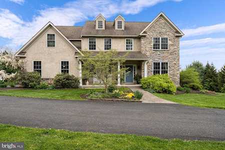 3031 Wonziegler Rd Pennsburg, PA 18073