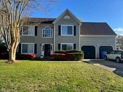 805 Woodstream Way Chesapeake, VA 23322