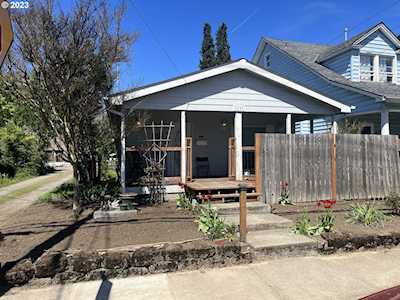 1111 E 4th ST Newberg, OR 97132