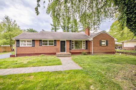 4012 SW Chesterton Roanoke, VA 24018