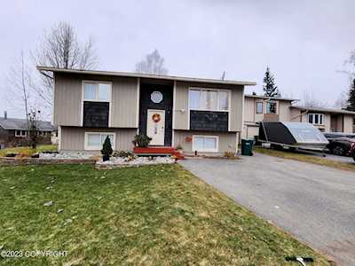 8200 Henry Circle Anchorage, AK 99507