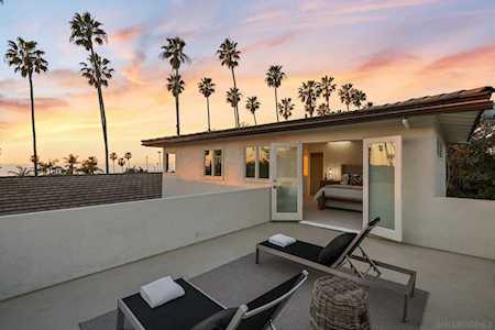 6423 Avenida Cresta La Jolla, CA 92037
