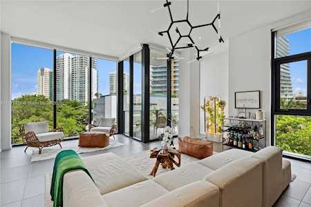 3156 SW 27th Ave #405 Miami, FL 33133